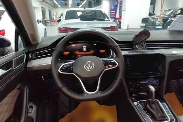Used Volkswagen Magotan 2023 2 Million Units Limited Edition 330TSI DSG Leading Version Steering Wheel