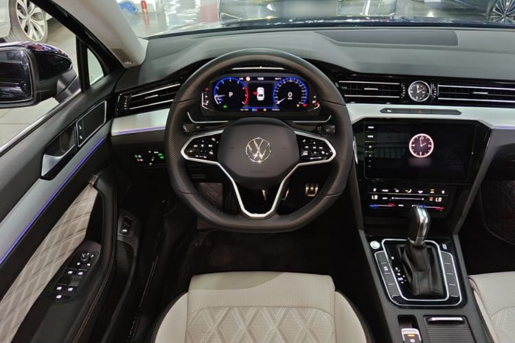 Used Volkswagen Magotan 2023 2 Million Units Commemorative Edition 330TSI DSG Luxury Version Steering Wheel
