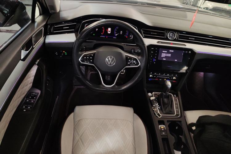 Used Volkswagen Magotan 2023 2 Million Units Commemorative Edition 330TSI DSG Luxury Version Steering Wheel