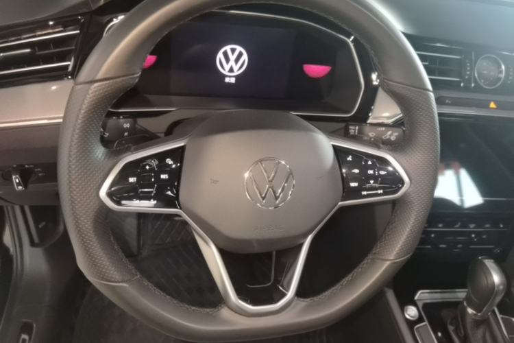 Used Volkswagen Magotan 2023 2 Million Units Limited Edition 330TSI DSG Leading Version Steering Wheel