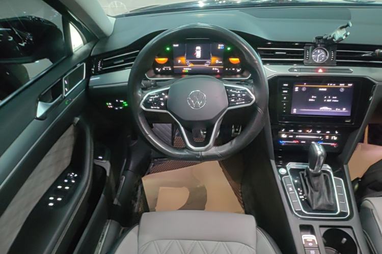 Used Volkswagen Magotan 2023 2 Million Units Limited Edition 330TSI DSG Leading Version Steering Wheel