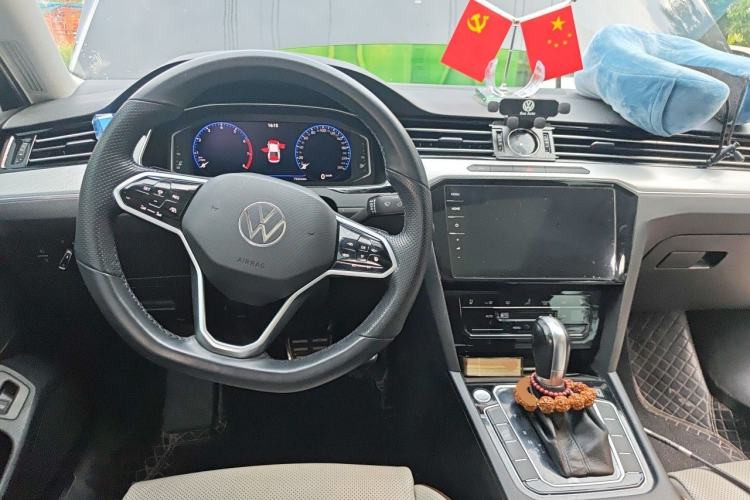 Used Volkswagen Magotan 2023 2 Million Units Commemorative Edition 330TSI DSG Luxury Version Steering Wheel