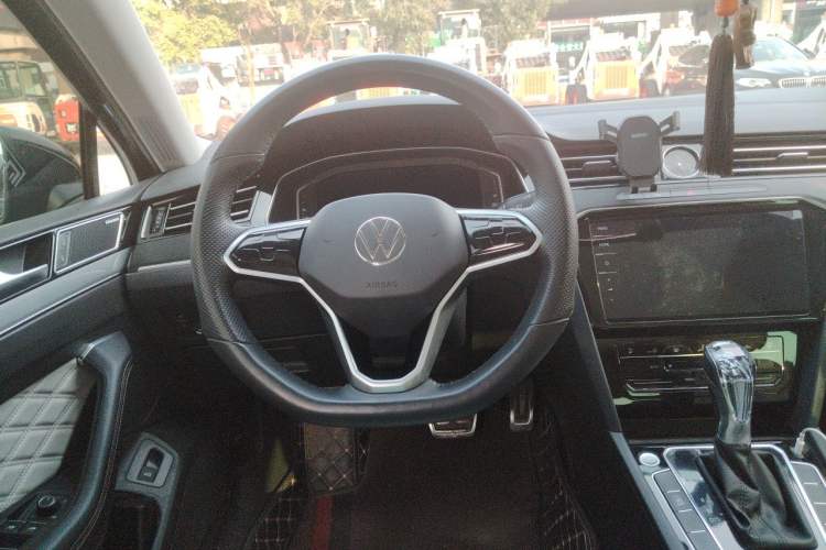 Used Volkswagen Magotan 2023 2 Million Units Limited-Edition 380TSI DSG Flagship Version Steering Wheel