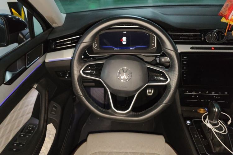 Used Volkswagen Magotan 2023 2 Million Units Commemorative Edition 330TSI DSG Luxury Version Steering Wheel
