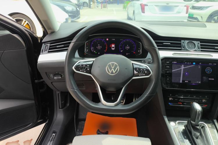 Used Volkswagen Magotan 2023 2 Million Units Commemorative Edition 330TSI DSG Luxury Version Steering Wheel