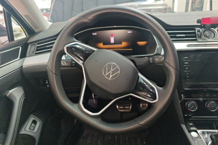 Used Volkswagen Magotan 2023 2 Million Units Limited-Edition 280TSI DSG Comfort Version Steering Wheel