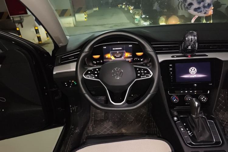 Used Volkswagen Magotan 2023 2 Million Units Limited-Edition 280TSI DSG Comfort Version Steering Wheel