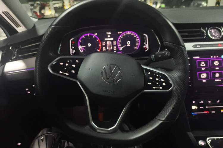 Used Volkswagen Magotan 2023 2 Million Units Commemorative Edition 330TSI DSG Luxury Version Steering Wheel