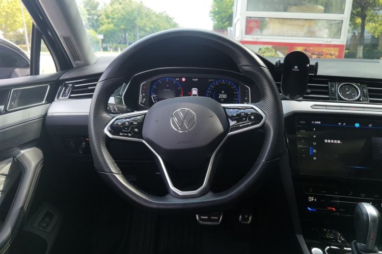 Used Volkswagen Magotan 2023 2 Million Units Commemorative Edition 330TSI DSG Luxury Version Steering Wheel