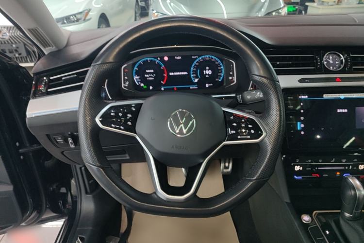 Used Volkswagen Magotan 2023 2 Million Units Commemorative Edition 330TSI DSG Luxury Version Steering Wheel
