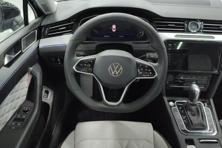 Used Volkswagen Magotan 2023 2 Million Units Limited Edition 330TSI DSG Leading Version Steering Wheel