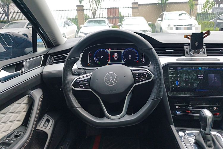 Used Volkswagen Magotan 2023 2 Million Units Commemorative Edition 330TSI DSG Luxury Version Steering Wheel