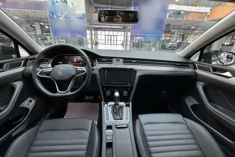 Used Volkswagen Magotan 2023 2 Million Units Limited-Edition 280TSI DSG Comfort Version Steering Wheel