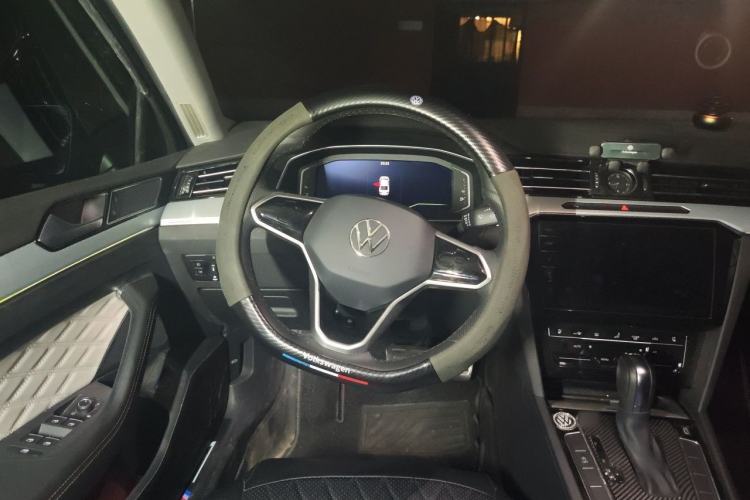 Used Volkswagen Magotan 2023 2 Million Units Commemorative Edition 330TSI DSG Luxury Version Steering Wheel