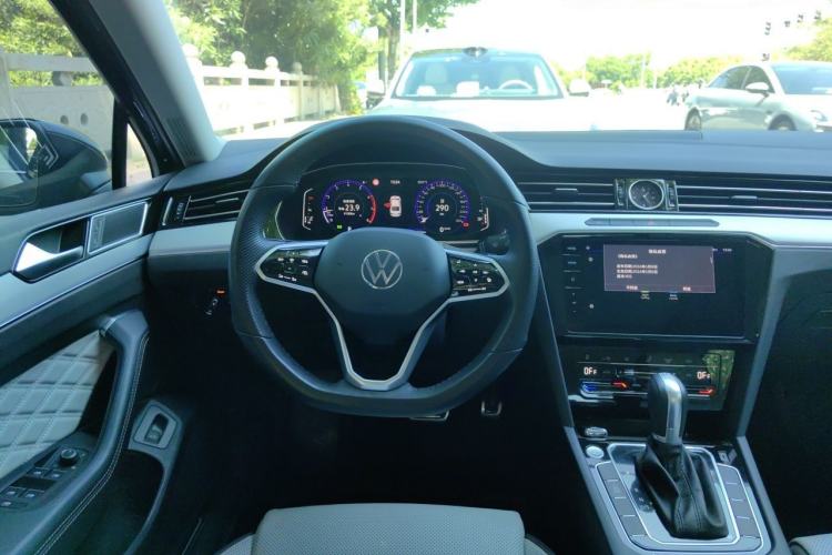 Used Volkswagen Magotan 2023 2 Million Units Commemorative Edition 330TSI DSG Luxury Version Steering Wheel