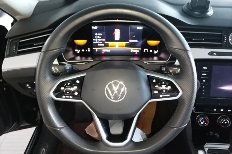 Used Volkswagen Magotan 2023 2 Million Units Limited-Edition 280TSI DSG Comfort Version Steering Wheel