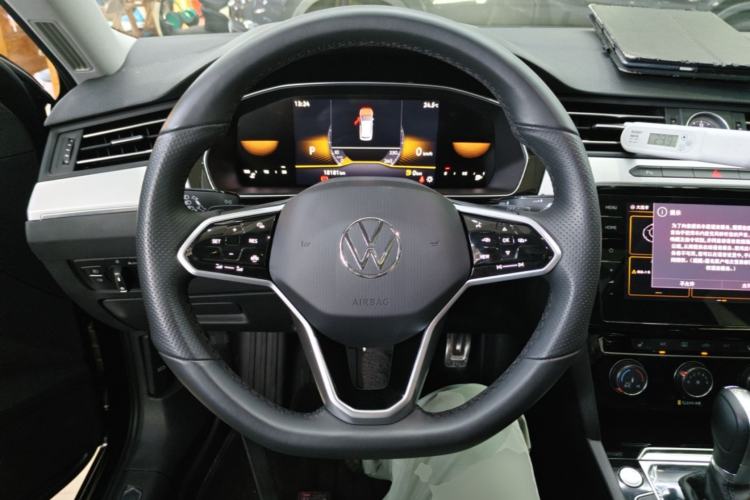 Used Volkswagen Magotan 2023 2 Million Units Limited-Edition 280TSI DSG Comfort Version Steering Wheel