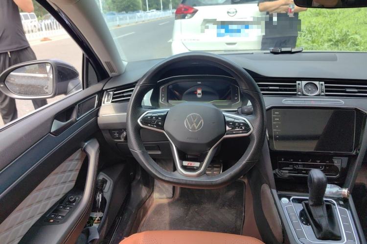Used Volkswagen Magotan 2023 2 Million Units Commemorative Edition 330TSI DSG Luxury Version Steering Wheel