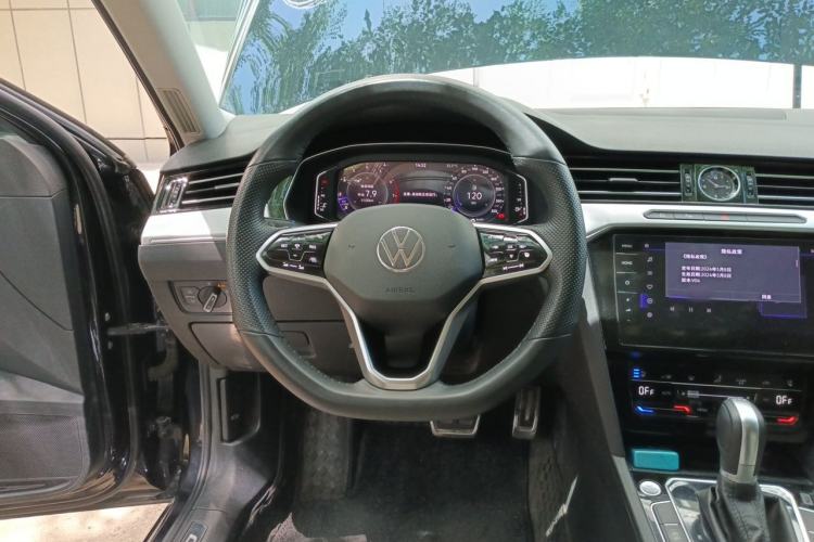 Used Volkswagen Magotan 2023 2 Million Units Limited-Edition 380TSI DSG Flagship Version Steering Wheel