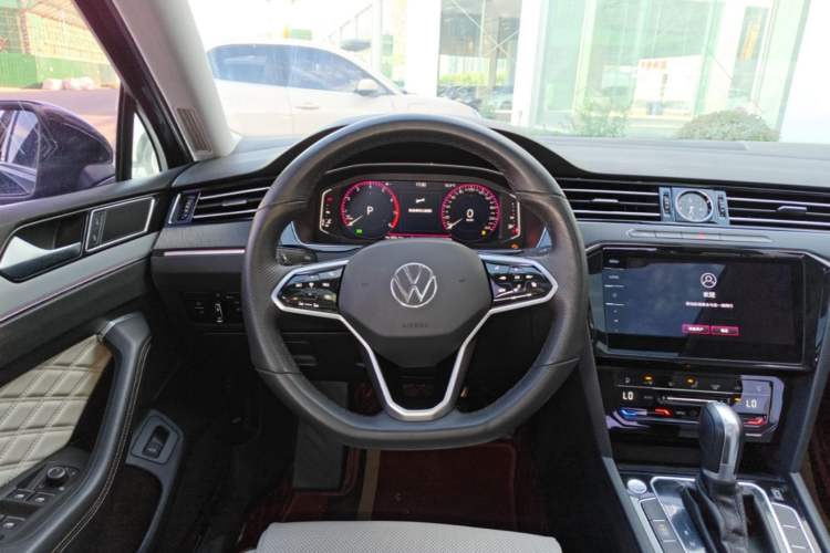 Used Volkswagen Magotan 2023 2 Million Units Commemorative Edition 330TSI DSG Luxury Version Steering Wheel