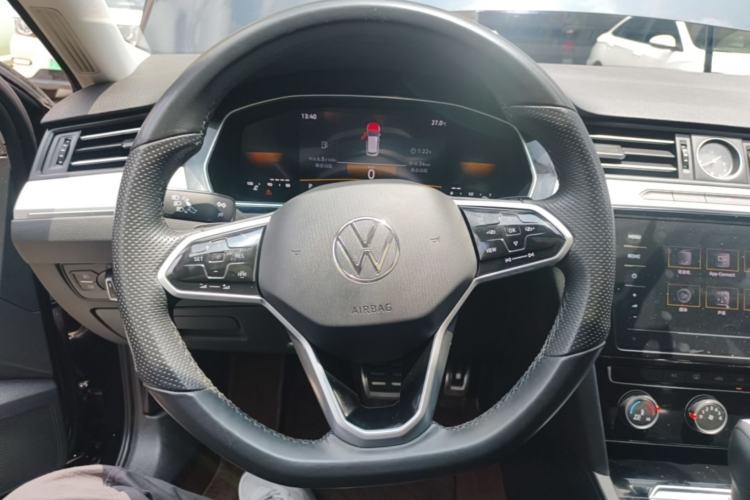 Used Volkswagen Magotan 2023 2 Million Units Limited-Edition 280TSI DSG Comfort Version Steering Wheel