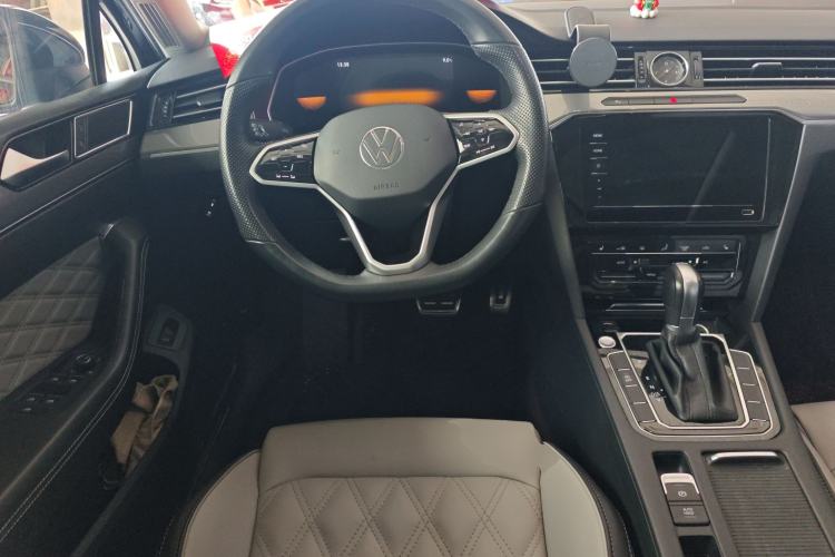 Used Volkswagen Magotan 2023 2 Million Units Limited Edition 330TSI DSG Leading Version Steering Wheel