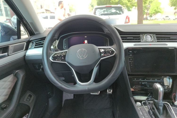 Used Volkswagen Magotan 2023 2 Million Units Commemorative Edition 330TSI DSG Luxury Version Steering Wheel