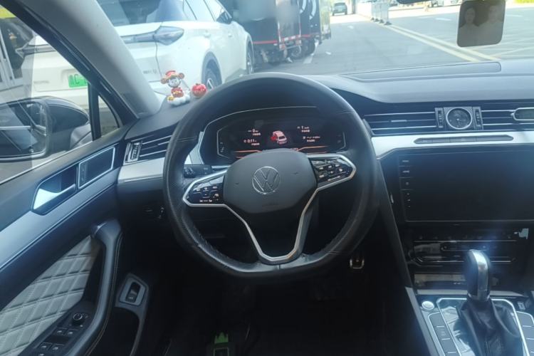 Used Volkswagen Magotan 2023 2 Million Units Commemorative Edition 330TSI DSG Luxury Version Steering Wheel