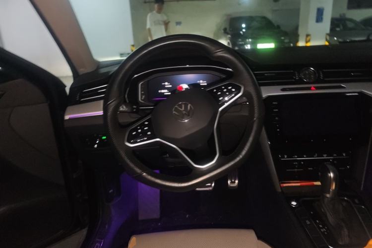 Used Volkswagen Magotan 2023 2 Million Units Commemorative Edition 330TSI DSG Luxury Version Steering Wheel