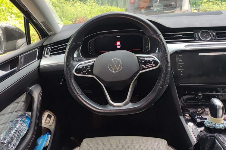 Used Volkswagen Magotan 2023 2 Million Units Commemorative Edition 330TSI DSG Luxury Version Steering Wheel