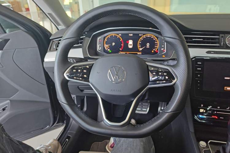 Used Volkswagen Magotan 2023 2 Million Units Commemorative Edition 330TSI DSG Luxury Version Steering Wheel