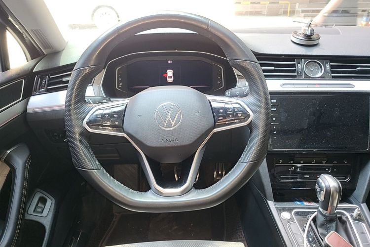 Used Volkswagen Magotan 2023 2 Million Units Commemorative Edition 330TSI DSG Luxury Version Steering Wheel