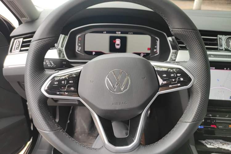 Used Volkswagen Magotan 2023 2 Million Units Commemorative Edition 330TSI DSG Luxury Version Steering Wheel