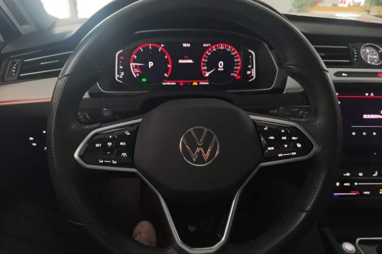 Used Volkswagen Magotan 2023 2 Million Units Commemorative Edition 330TSI DSG Luxury Version Steering Wheel