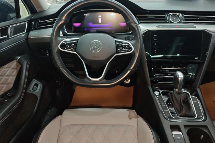 Used Volkswagen Magotan 2023 2 Million Units Limited Edition 330TSI DSG Leading Version Steering Wheel