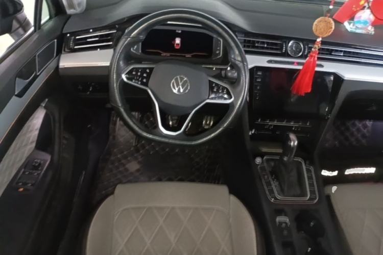 Used Volkswagen Magotan 2023 2 Million Units Commemorative Edition 330TSI DSG Luxury Version Steering Wheel