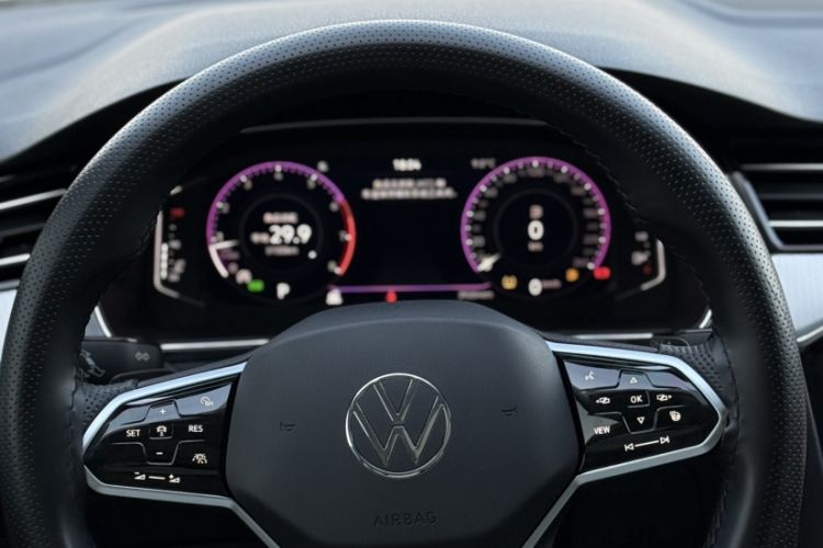 Used Volkswagen Magotan 2023 2 Million Units Commemorative Edition 330TSI DSG Luxury Version Steering Wheel