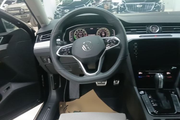 Used Volkswagen Magotan 2023 2 Million Units Commemorative Edition 330TSI DSG Luxury Version Steering Wheel