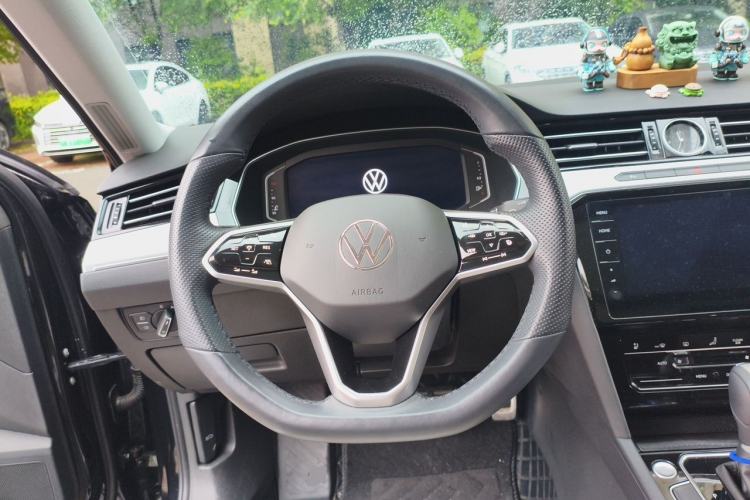 Used Volkswagen Magotan 2023 2 Million Units Commemorative Edition 330TSI DSG Luxury Version Steering Wheel