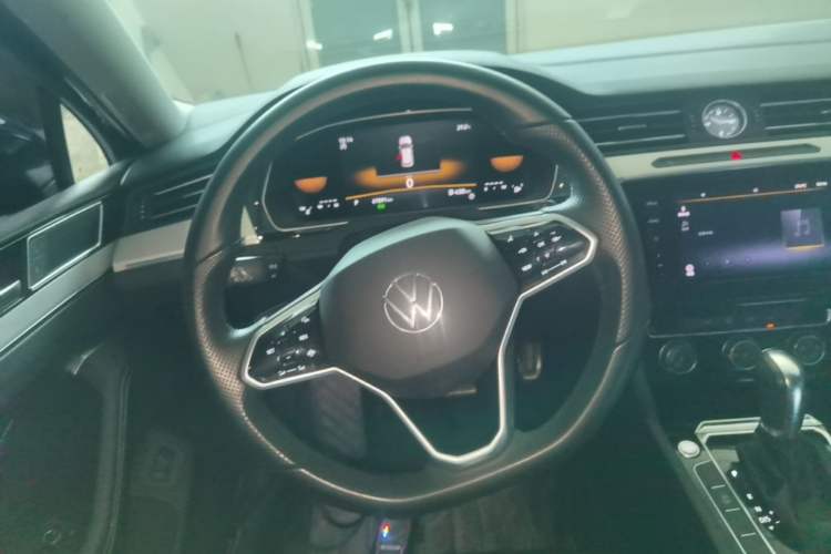 Used Volkswagen Magotan 2023 2 Million Units Limited-Edition 280TSI DSG Comfort Version Steering Wheel