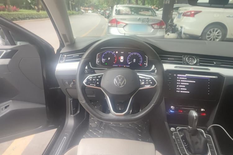 Used Volkswagen Magotan 2023 2 Million Units Commemorative Edition 330TSI DSG Luxury Version Steering Wheel