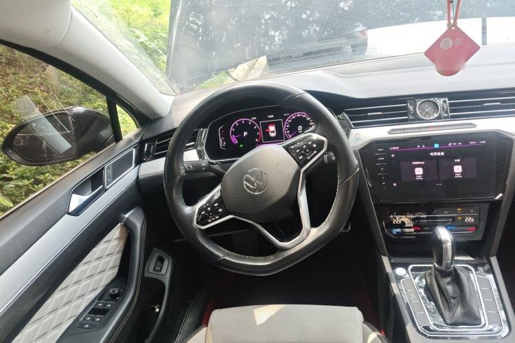 Used Volkswagen Magotan 2023 2 Million Units Commemorative Edition 330TSI DSG Luxury Version Steering Wheel