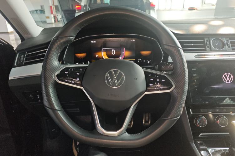 Used Volkswagen Magotan 2023 2 Million Units Limited-Edition 280TSI DSG Comfort Version Steering Wheel