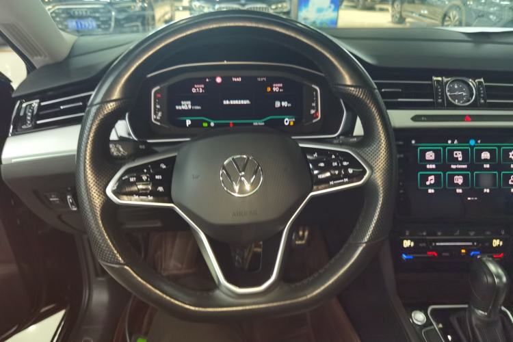 Used Volkswagen Magotan 2023 2 Million Units Commemorative Edition 330TSI DSG Luxury Version Steering Wheel