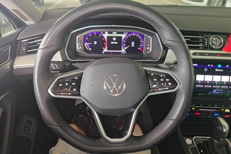 Used Volkswagen Magotan 2023 2 Million Units Limited-Edition 380TSI DSG Flagship Version Steering Wheel