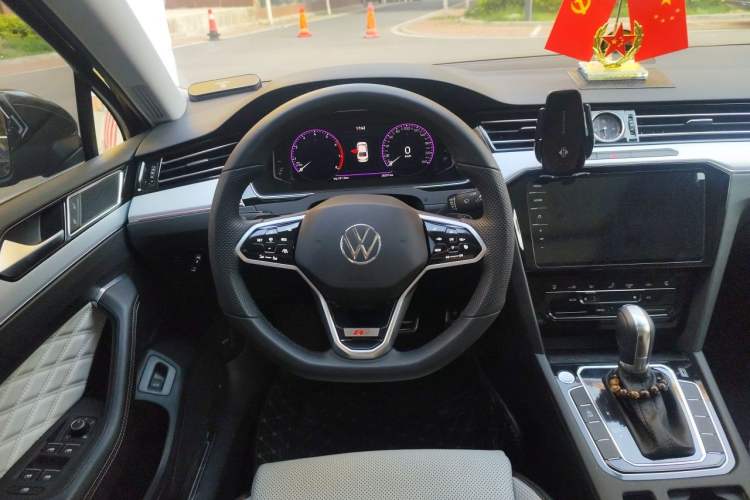 Used Volkswagen Magotan 2023 2 Million Units Commemorative Edition 330TSI DSG Luxury Version Steering Wheel