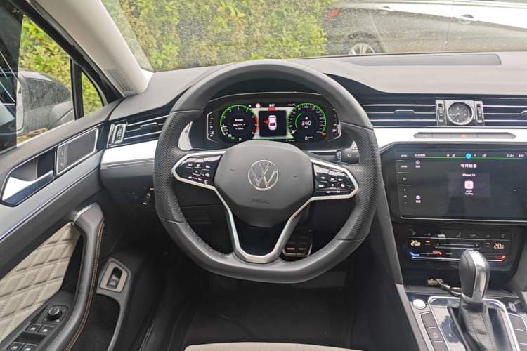Used Volkswagen Magotan 2023 2 Million Units Commemorative Edition 330TSI DSG Luxury Version Steering Wheel