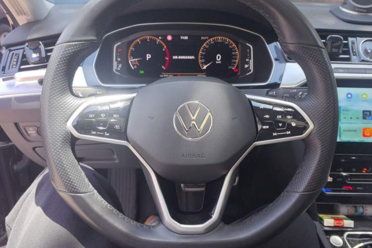 Used Volkswagen Magotan 2023 2 Million Units Commemorative Edition 330TSI DSG Luxury Version Steering Wheel