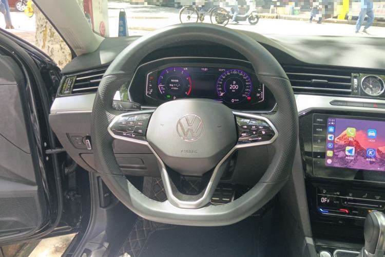 Used Volkswagen Magotan 2023 2 Million Units Commemorative Edition 330TSI DSG Luxury Version Steering Wheel