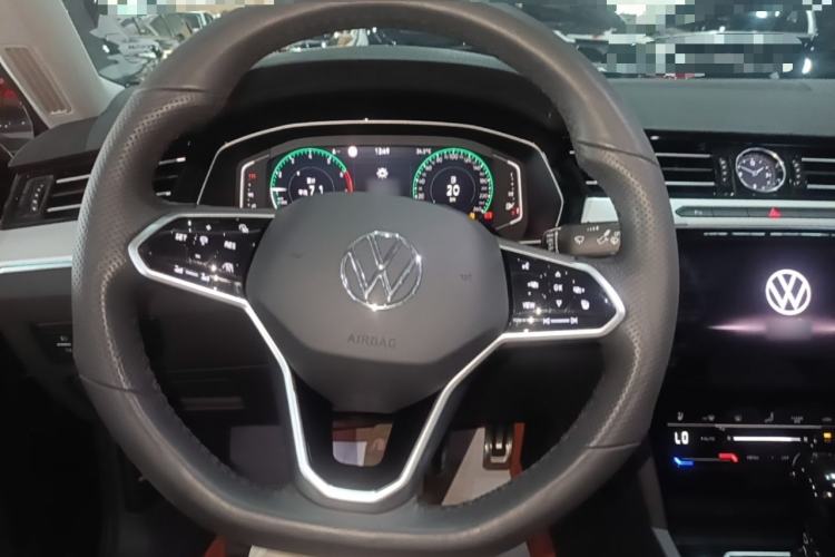 Used Volkswagen Magotan 2023 2 Million Units Commemorative Edition 330TSI DSG Luxury Version Steering Wheel